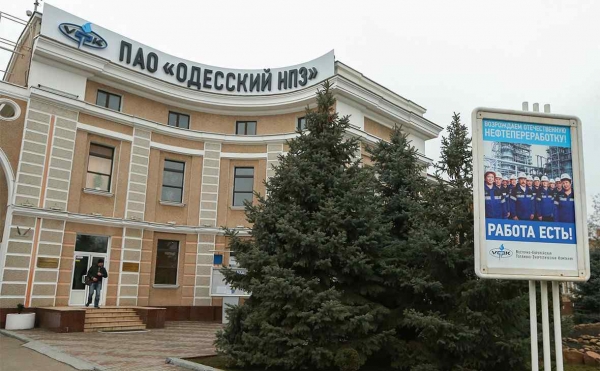 Брошены и забыты: с завода на окраине Одессы до сих пор не вывезли взрывоопасные химикаты