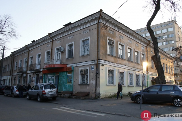 Вплотную к скверу в центре Одессы вырастет 6-этажный жилой дом. Фото