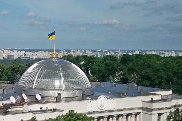 
"Слуга народа" и "Оппозиционная платформа – За жизнь" лидируют в партийных рейтингах, – опрос
