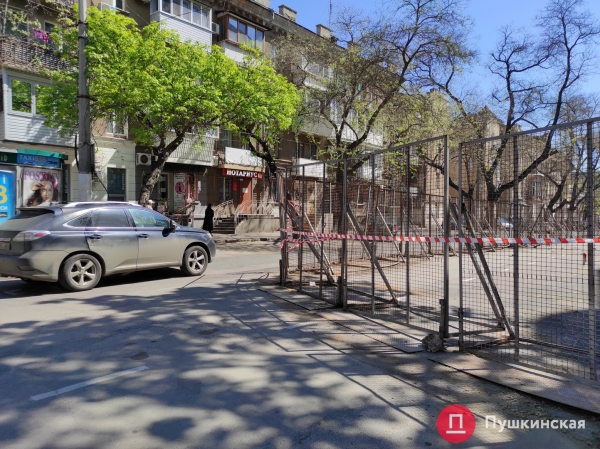 Движение у сгоревшего колледжа на Троицкой после ДТП автовандала восстановили. Фото