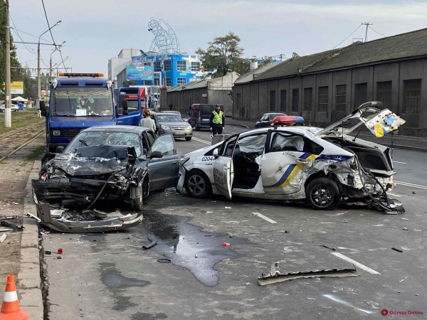 Одесский патрульный, который в день выборов на служебном авто попал в ДТП, предстанет перед судом