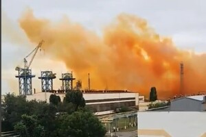 Взрыв на химзаводе: в Одессе прогнозируют кислотные дожди