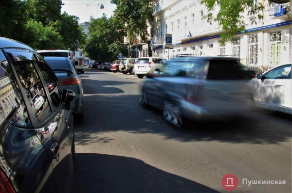 В сентябре городские тепловики перекопают одну из улиц в центре Одессы, движение по ней закроют