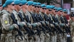 
Танки, пехота с оружием и масштабные пробки: в Киеве проходит первая репетиция военного парада
