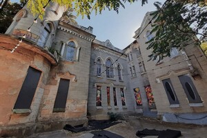 Бывший санаторий и подарок от тайного инвестора: что мы знаем про "Дом с Монстрами" в Одессе