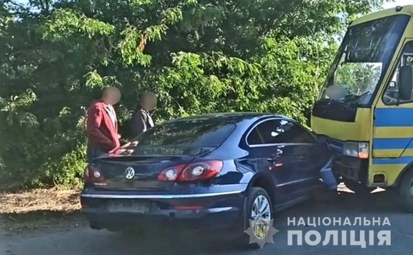 Мэр из Николаевской области врезался в маршрутку 