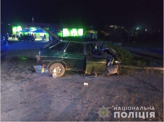 Під Сумами легковик влетів у вантажівку — травмовані троє дітей та водій