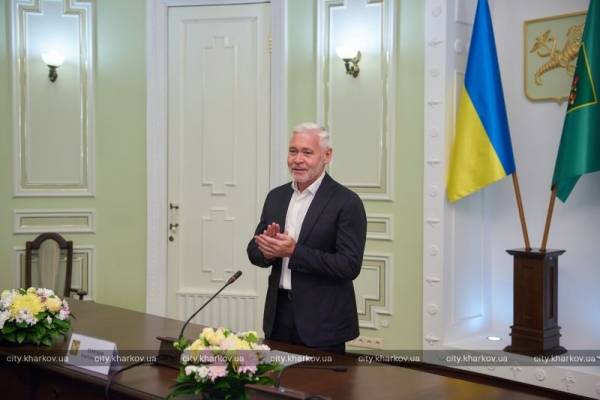 Харьковские власти подарили незрячим паралимпийцам книги и билеты в зоопарк