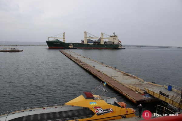 Служили Штатам, послужат и Украине: в Одессу прибыли американские патрульные катера
