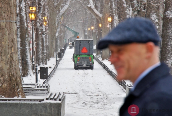 Час снега в Одессе: что мы увидели на Таирова и в центре. Фоторепортаж