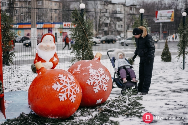 На Таирова открыли городской каток: цена, адрес и время работы. Фото
