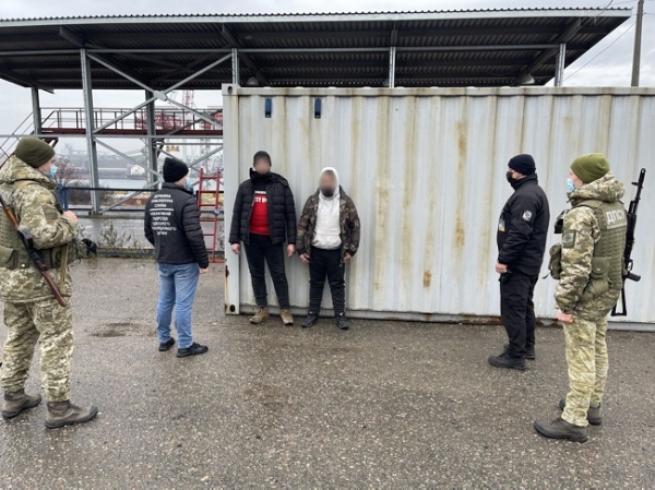 Пограничники обнаружили в турецкой фуре сирийцев и палестинцев в порту Ильичёвска