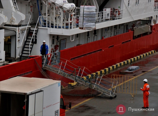 Ледокол «Ноосфера» ушел из Одессы в Черноморск на предэкспедиционную проверку. Фото