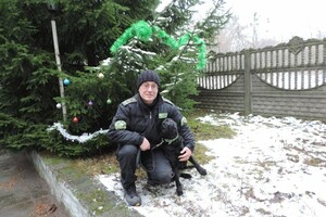 Собаки-таможенники поздравили одесситов с Новым годом