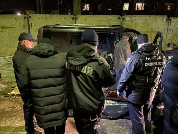 Под Киевом зарезали супругов-бизнесменов из Волыни: рассматривают версию заказного убийства Под Киевом зарезали супругов-бизнесменов из Волыни: рассматривают версию заказного убийства