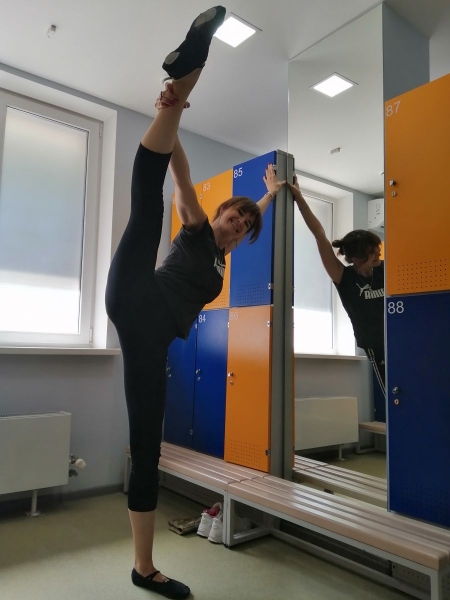 «Постійно комплексувала через свій зріст»: володарка найдовших ніг з Полтави перевершила рекорд Анастасії Волочкової у поперечному шпагаті