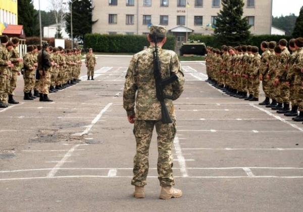 В Украине собираются отменить призыв на срочную военную службу — стали известны сроки