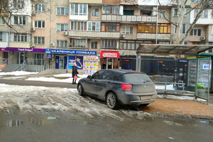 Автохамы в Одессе: свежая фотоподборка очень плохой парковки за неделю