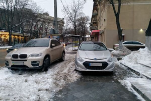 Автохамы в Одессе: свежая фотоподборка очень плохой парковки за неделю