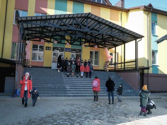«Велике будівництво» в Чернівецькій області перетворило 10-літній довгобуд на сучасну школу