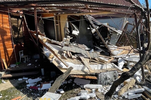 Одесситы, чьи дома обстреляли оккупанты, показали обрушения своих домов
