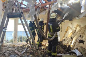 Одесситы, чьи дома обстреляли оккупанты, показали обрушения своих домов