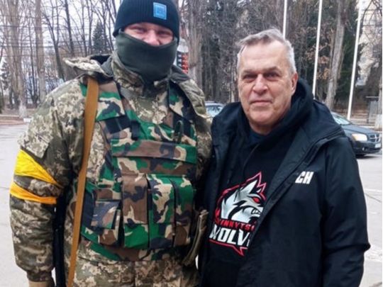 Американець з українською душею: тренер «Вінницьких вовків» допомагає ВСУ і селить в себе біженців