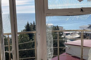 Одесситы, чьи дома обстреляли оккупанты, показали обрушения своих домов