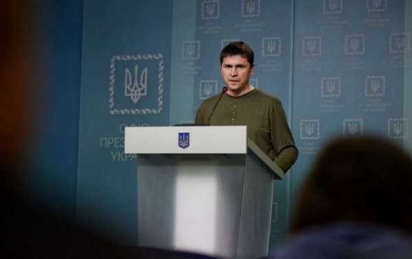 На Украине не остановятся: Подоляк оригинально показал западным партнерам планы России. Видео