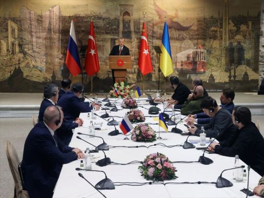 «Видатна перемога російської дипломатії над розумом»: політолог про переговори України та Росії в Стамбулі