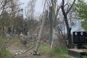 Оккупанты обстреляли кладбище в Одессе: пострадало более 1000 квадратных метров территории 