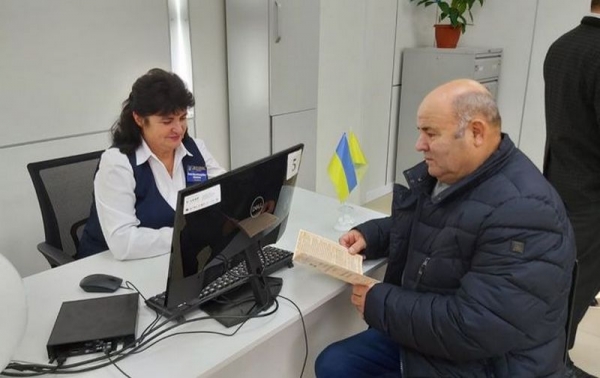 В Киеве вновь начали работать центры админуслуг: список