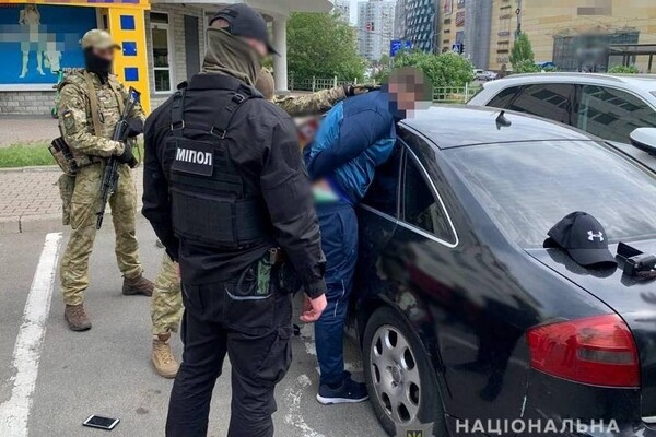 В Одессе киевлянин обещал помочь мужчинам пересечь границу за 9000 долларов 