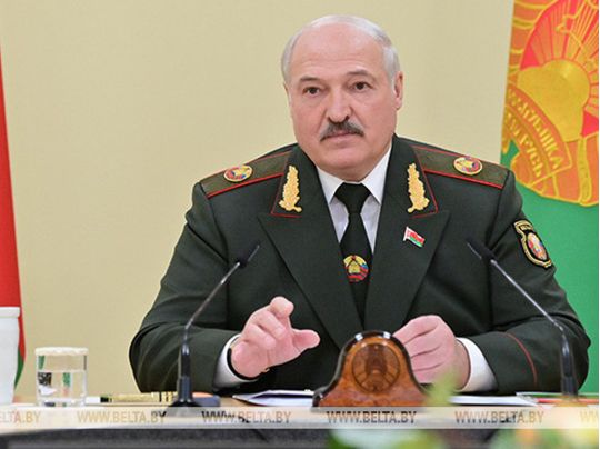 «Це умови воєнного часу, але поки що без війни»: Лукашенко створює оперативне командування на українському напрямі