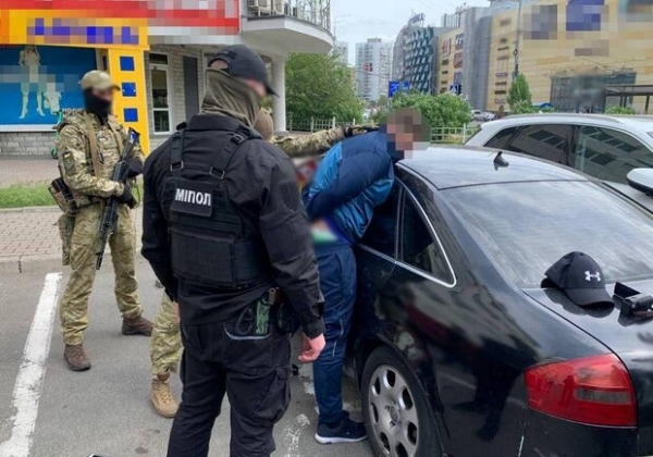 В Одессе киевлянин обещал помочь мужчинам пересечь границу за 9000 долларов 