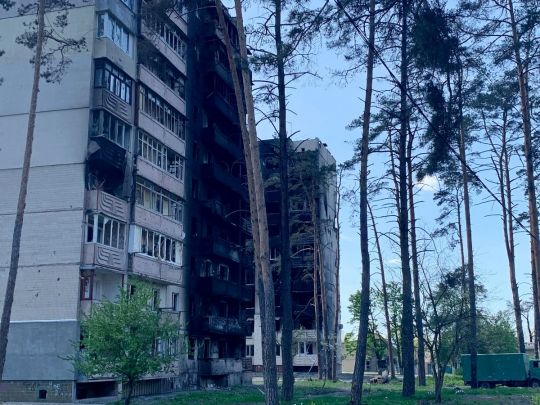 «Є можливість виконання судового рішення у третіх країнах»: як українцям добитись компенсацій від рф за знищене майно