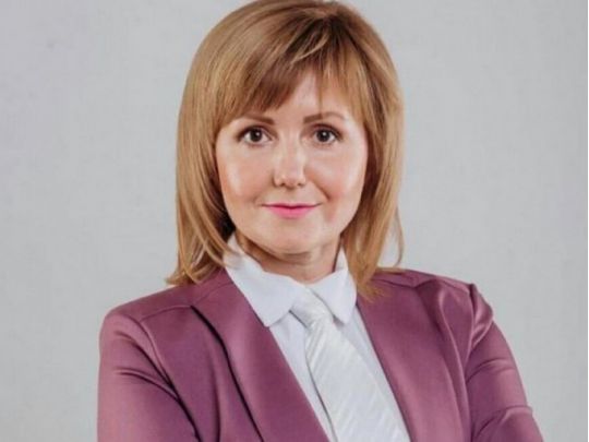 «Ти вже ніхто ні для рашки, ні для України»: на Запоріжчині люди обурені колаборанткою, яка роздає вкрадені пенсії