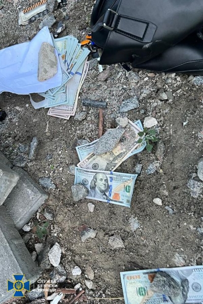 Намагалися продати автомати та патрони на 20 тисяч доларів: у Києві зловили банду «торговців смертю»