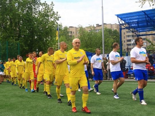 Бенюк, Ступка та зірки українського футболу зберуть кошти для ЗСУ