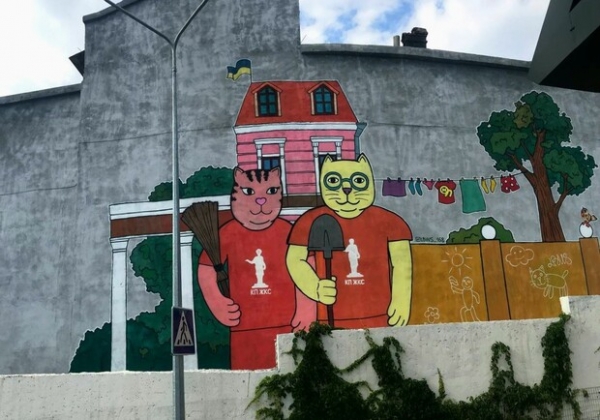 В Одессе нарисовали мурал про котов-коммунальщиков