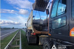 C дорог в Одесской области убирают ограничители, которые появились там из-за войны