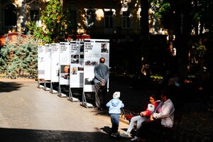 "Война еще не закончилась": в Одессе открыли фотовыставку, посвященную журналистам