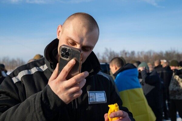 Из российского плена вернулись домой восемь пограничников из Одесской области