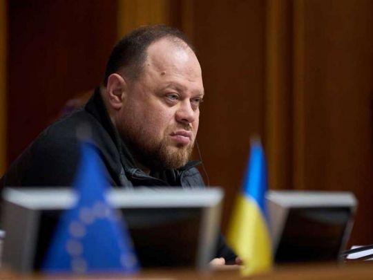 Інструктаж обов'язковий: нардепів випускатимуть за кордон за новими правилами