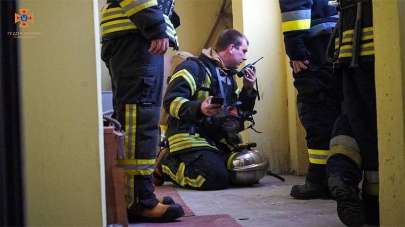 «Винним» виявився повербанк: в багатоповерхівці під Києвом сталася пожежа