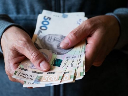 Можна отримувати 7100 гривень щомісяця: як стимулюють роботодавців працевлаштовувати ВПО