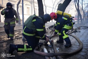 На Канатной в Одессе вспыхнул пожар в доме: погиб спасатель