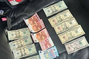 Инспектор Одесской таможни наживался на вывозе из Украины наличных денег: какое наказание ему грозит Инспектор Одесской таможни наживался на вывозе из Украины наличных денег: какое наказание ему грозит