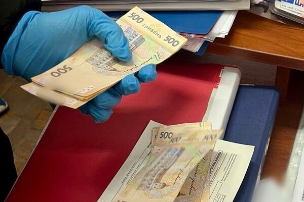 Директриса профессионально-технического учебного заведения попалась на коррупции 