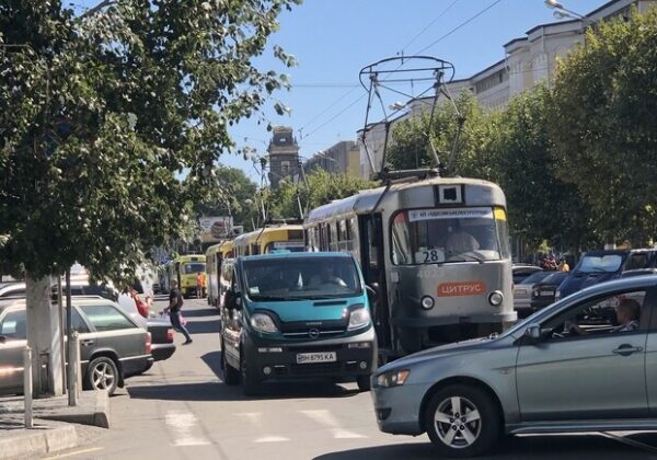 Автохамы на дорогах Одессы: депутат горсовета рассказал, что может помешать борьбе с нарушителями ПДД